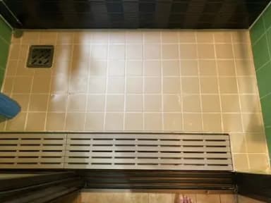 浴室洗い場のタイル張り替え