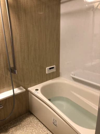 新しくきれいな浴室・トイレに