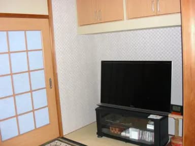 テレビスペースの新設(和室の押入あと）