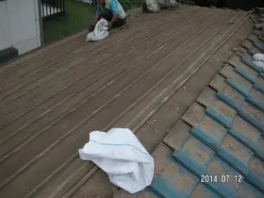 地震対策で屋根を軽量の瓦に交換