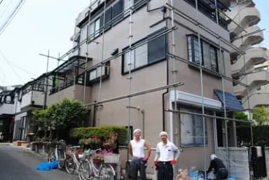 ３階建てでもこの価格59.6万円で塗装の家