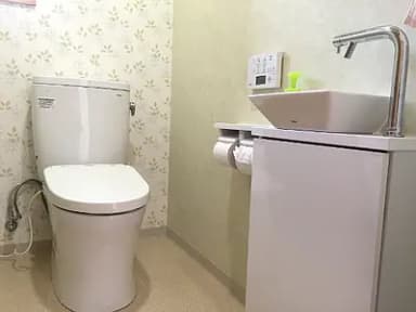 グリーンテイストの爽やかトイレ空間