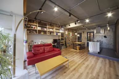 おうち図書館×大人の秘密基地がテーマのこだわりの住まい