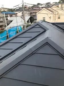 屋根カバー工事 (スーパーガルテクト  )