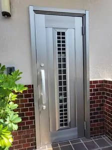 玄関ドアリフォーム