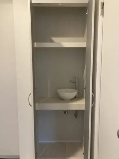 玄関にセカンド洗面所