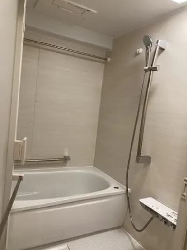 シンプルで快適な浴室