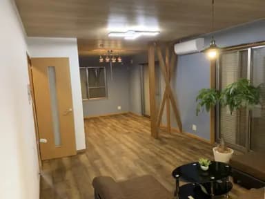 使い勝手の悪い和室を繋げて広々リビングへ