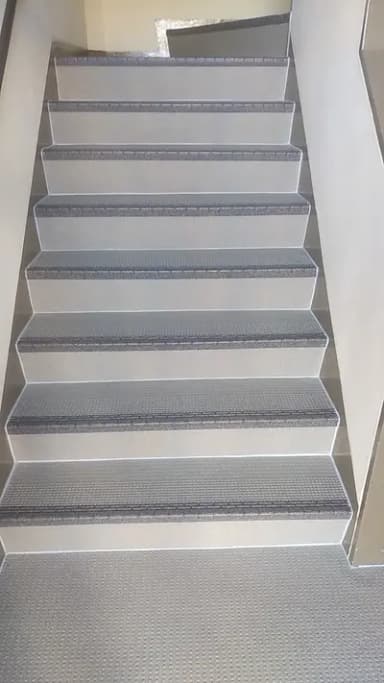 商業ビルの階段リフォーム