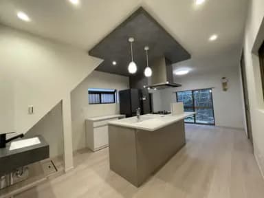 子の独立を機に夫婦二人で満喫できる開放感のあるリビング