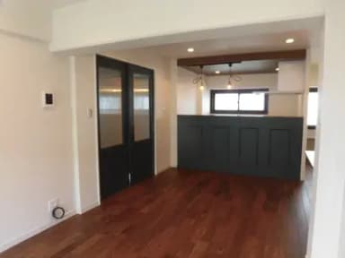 グリーンの濃淡コーディネートで深みのあるインテリアに