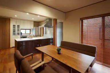 和の邸宅を洋室中心の住まいにリノベーション