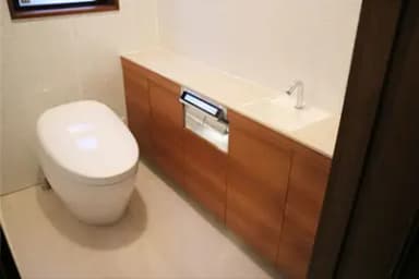 トイレと手洗いカウンターを総入れ替え