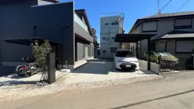 埼玉県さいたま市見沼区 黒系のシンプルモダンオープン外構