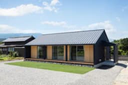 株式会社アトラクトホームのロゴ画像