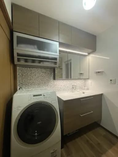 美しさと機能性を兼ね備えた洗面台 TOTOエスクア