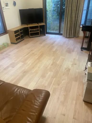 フローリングを無垢材に