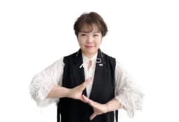 坂梨 めぐみ