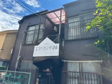 クラック補修と全体的に落ち着いた雰囲気に