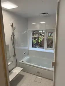 ゆったり暖かい快適なユニットバスへ