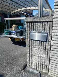 古い埋込型ポスト。実は交換出来ます!