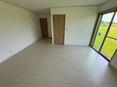 店舗だった内装を、洋室と収納へ