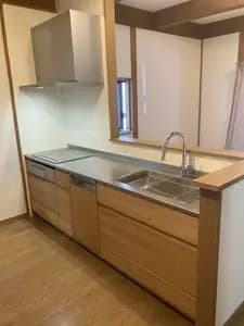 家族が集う、無垢の木のぬくもりキッチン