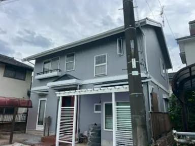 落ち着いた配色で高級感のある仕上がりに