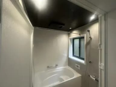 人工大理石の浴槽、デザインにもこだわった浴室リフォーム