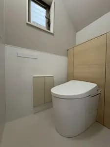 清掃性・収納力を追求したトイレ空間