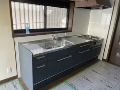 暗く感じていたキッチンを明るく快適にリフォーム