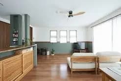 自然素材と色彩が溶け合う。温もり溢れるナチュラルリビング