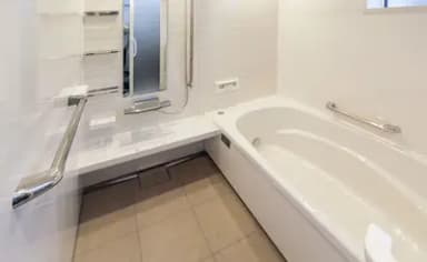 タイル張りの浴室をユニットバスへとリフォーム