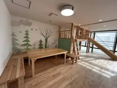 木の温もりあふれる楽しいキッズスペースへ改装