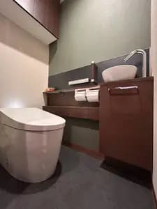 タンクレス・独立手洗い器でスッキリしたトイレに大満足