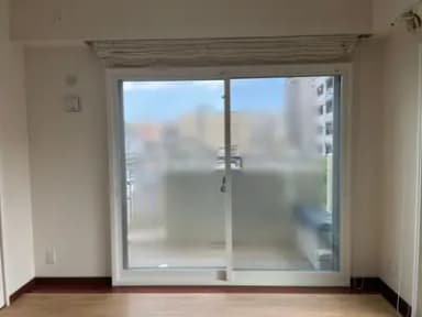 マンションのLDK窓に内窓インプラスを設置